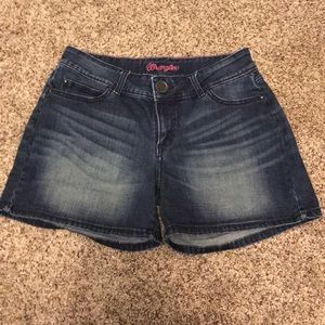 Size 9 wrangler shorts